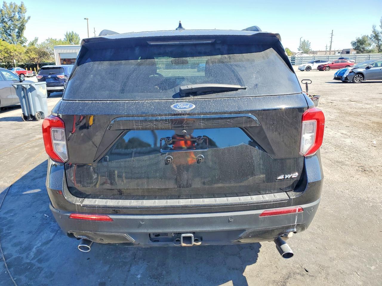 2022 Ford Explorer St-Line - Image 6
