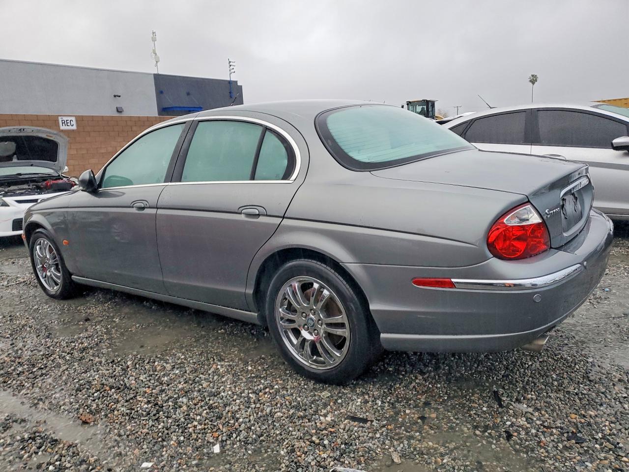 2003 Jaguar S-Type - Image 2