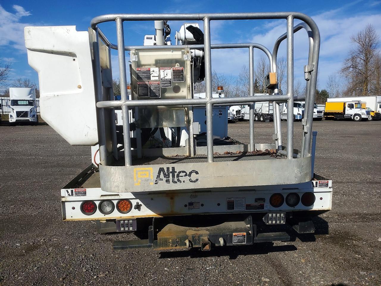 2019 Ford F550 Bucket Truck - Image 6