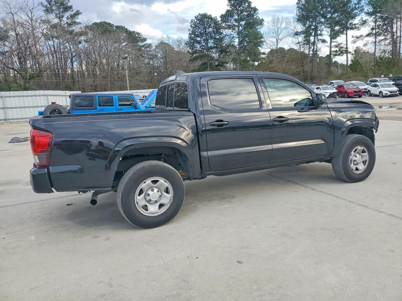 2022 Toyota Tacoma Double Cab - Image 3