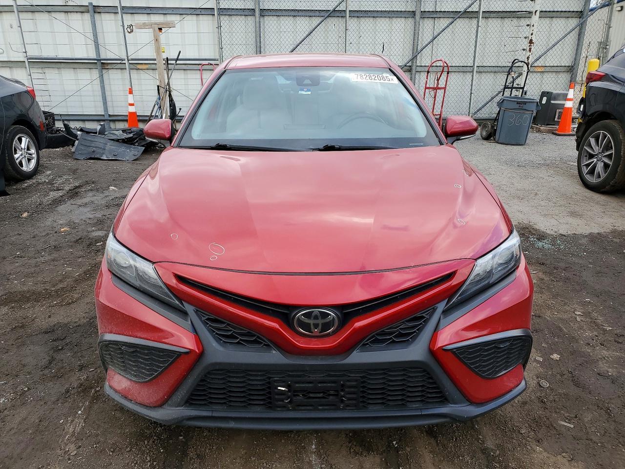 2022 Toyota Camry Se - Фото 5