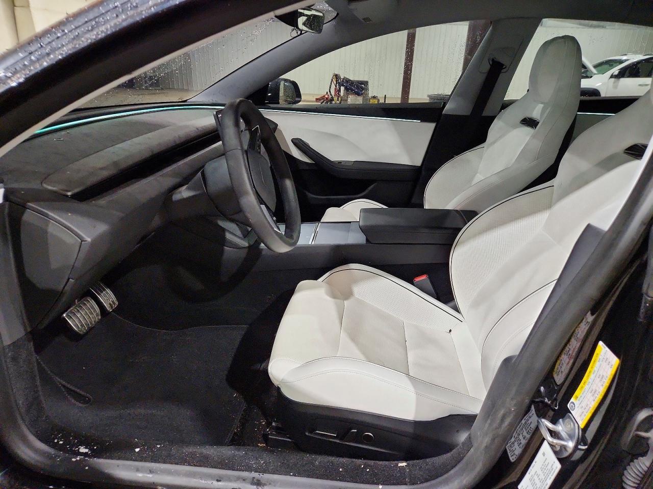2025 Tesla Model 3 - Фото 7