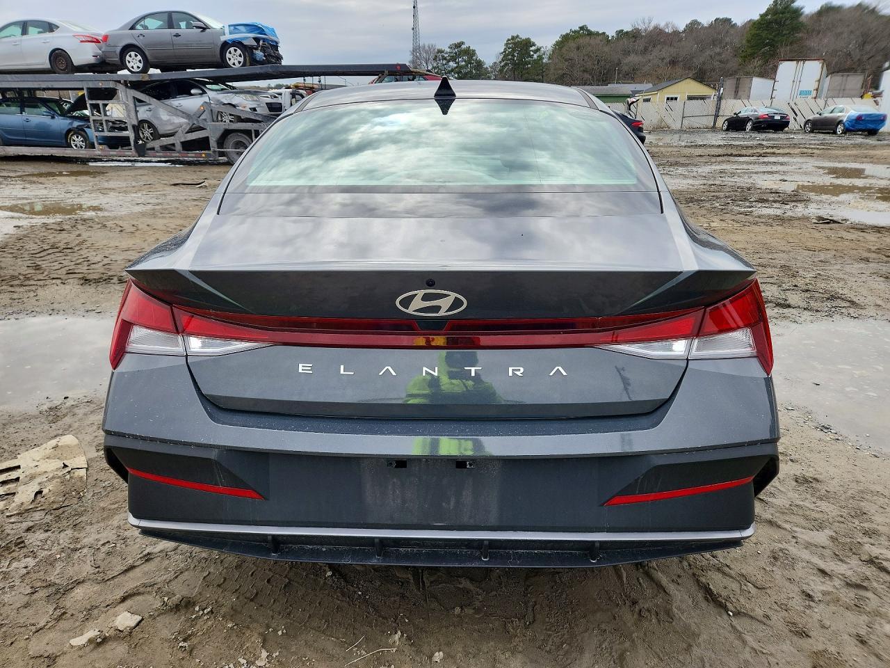 2024 Hyundai Elantra Se - Фото 6