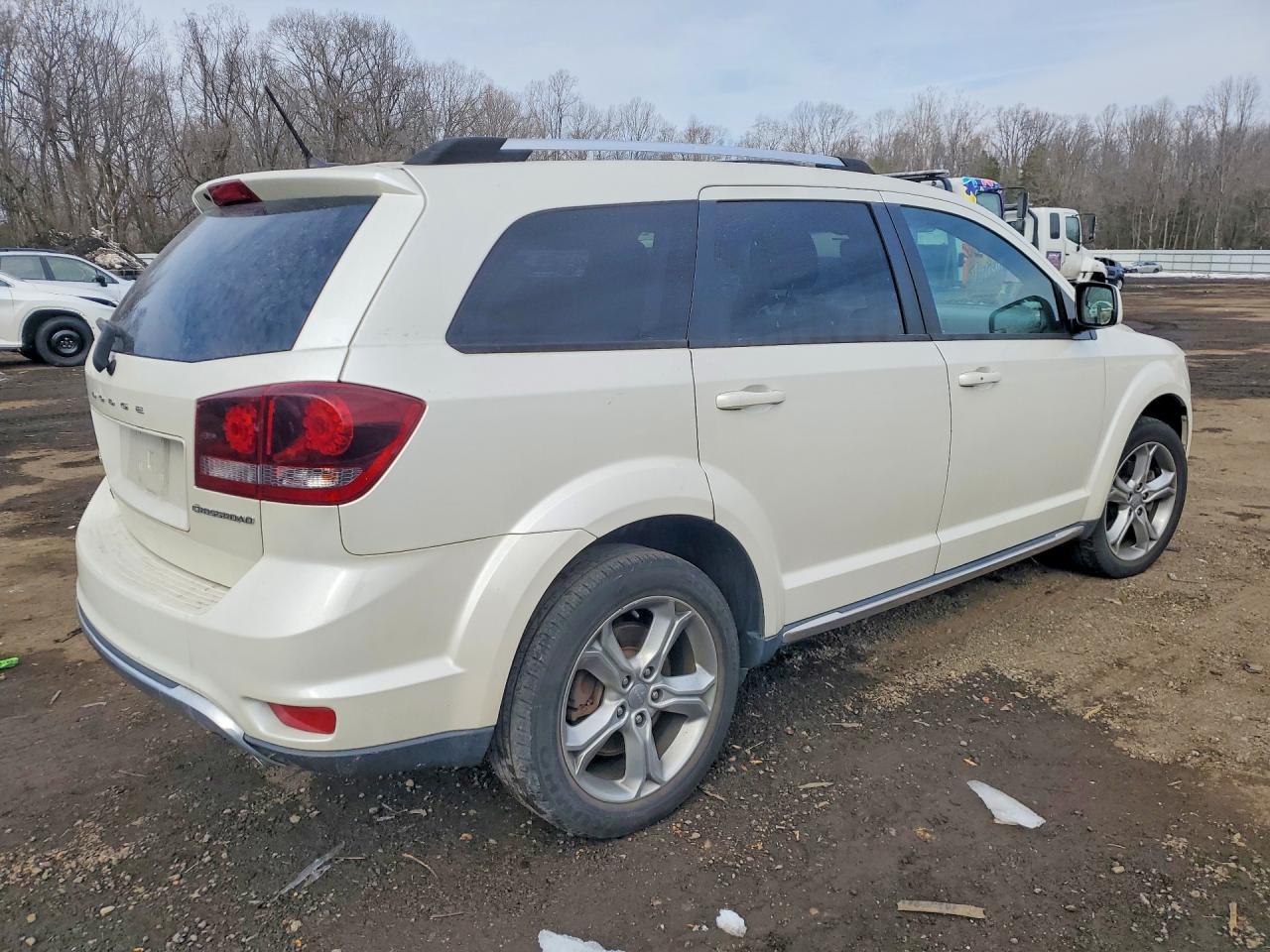 2017 Dodge Journey Crossroad - Image 3