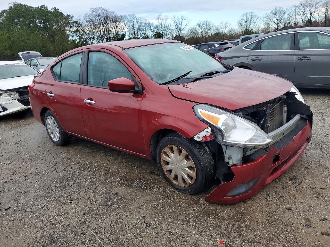 2019 Nissan Versa Sv - Image 4