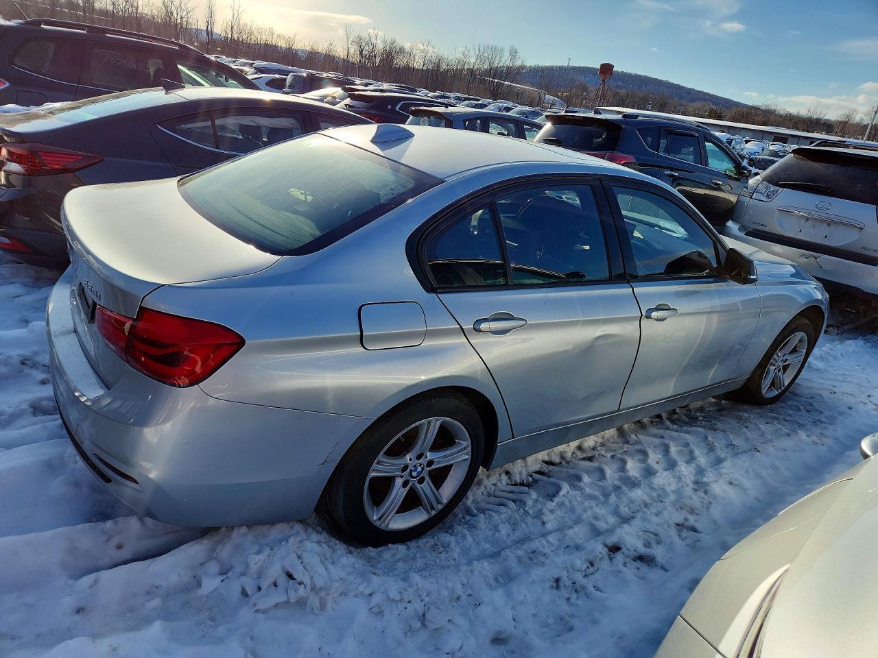2016 BMW 328 4D Sedan 328I xDrive Sport - Фото 3