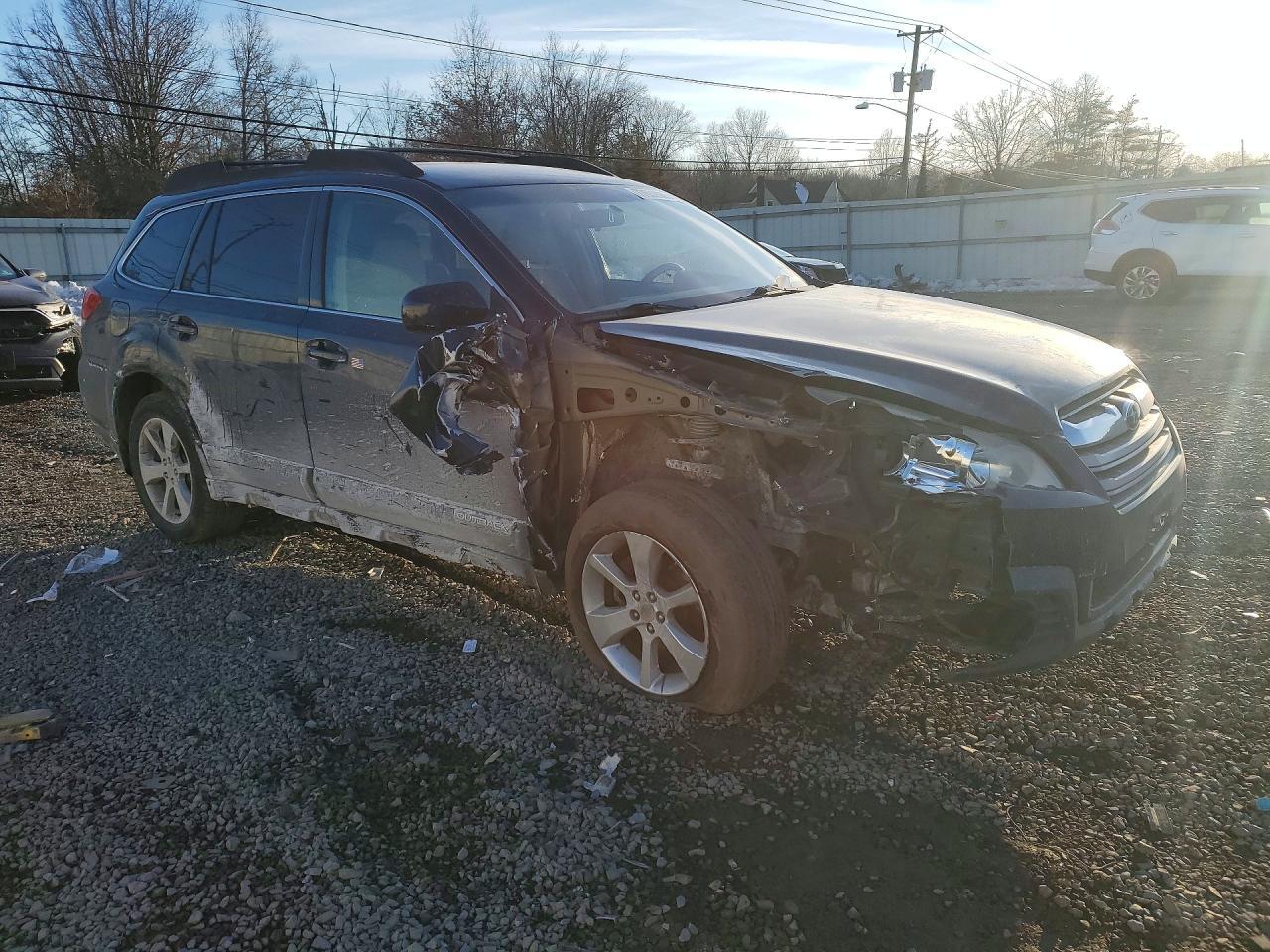 2013 Subaru Outback 2.5I Premium - Image 4