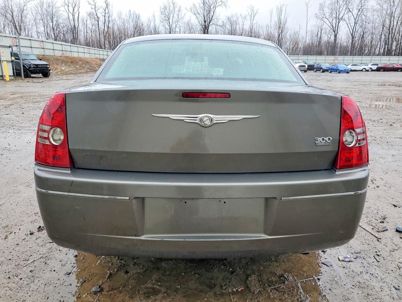 2010 Chrysler 300 Touring - Фото 6