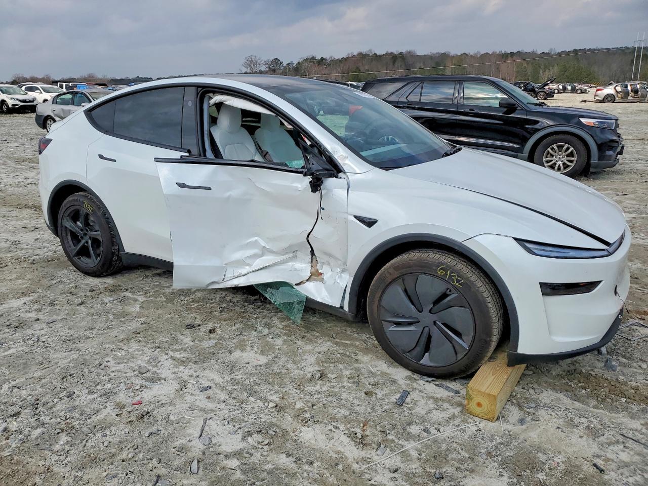 2026 Tesla Model Y - Image 4