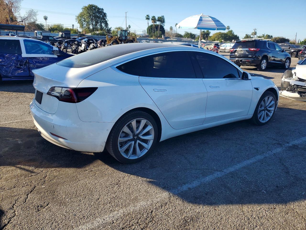 2019 Tesla Model 3 - Image 3
