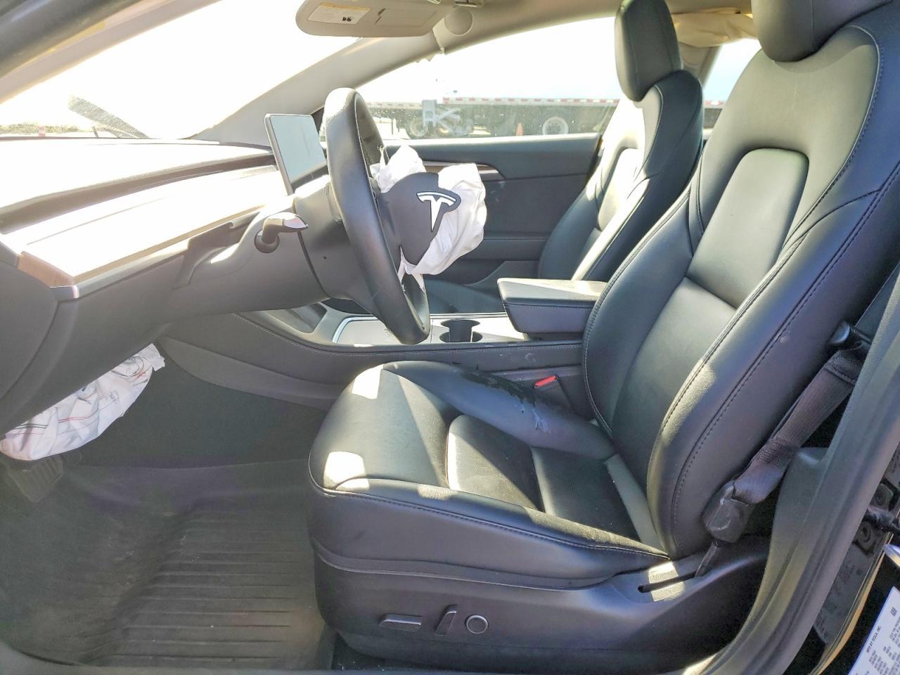 2023 Tesla Model 3 - Фото 7