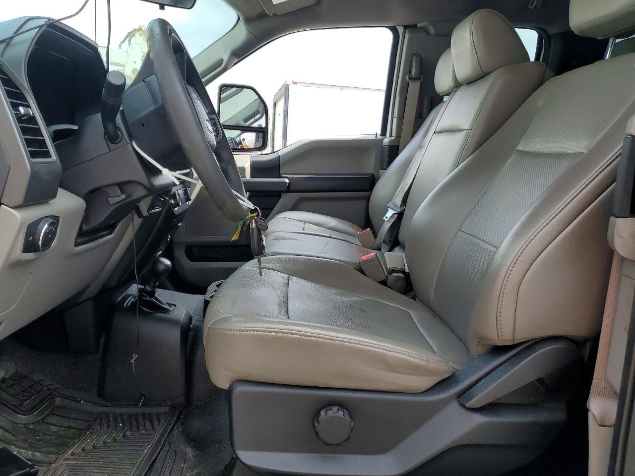 2018 Ford F350 Super Duty Utility / Service Truck - Image 7
