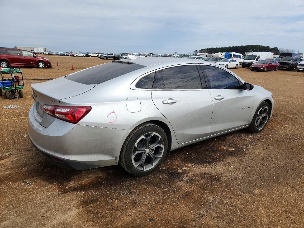 2022 Chevrolet Malibu Lt - Фото 3