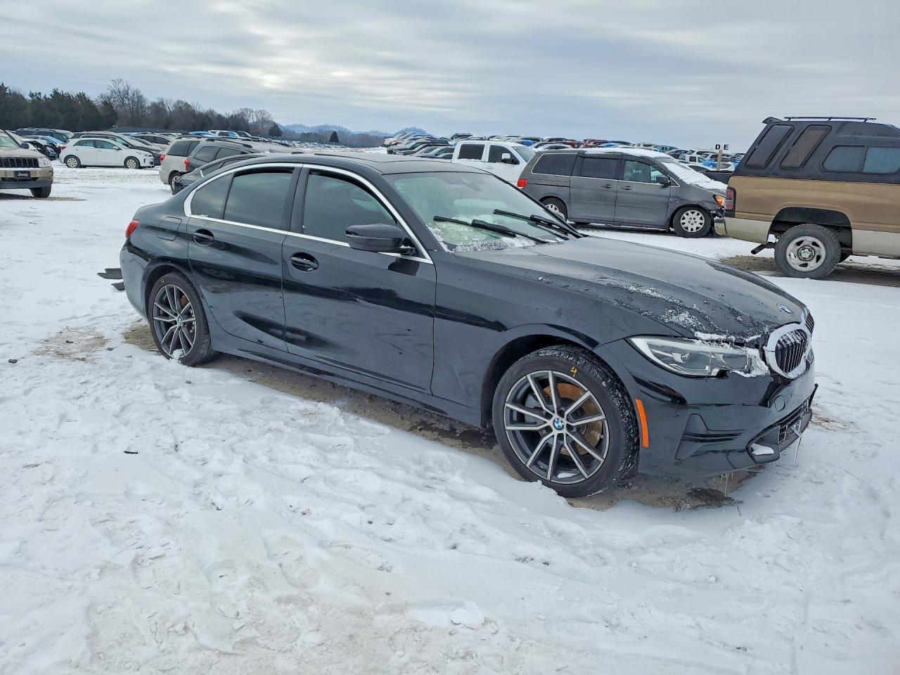 2021 BMW 330Xi - Фото 4