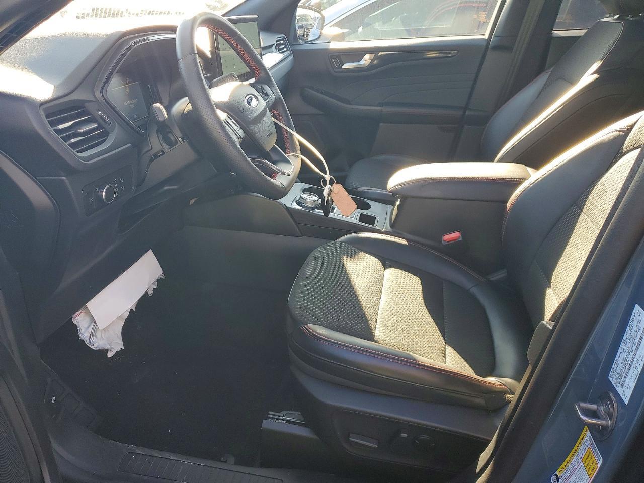 2025 Ford Escape St Line - Image 7