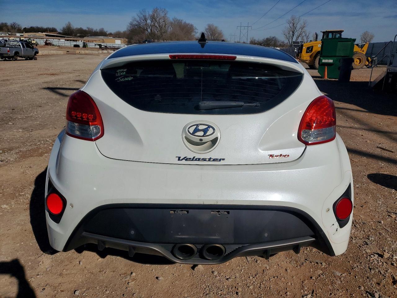 2016 Hyundai Veloster Turbo - Image 6