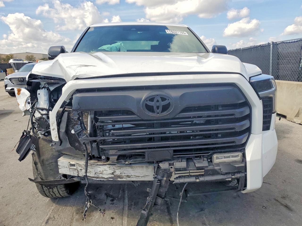 2025 Toyota Tundra Crewmax Sr - Image 5