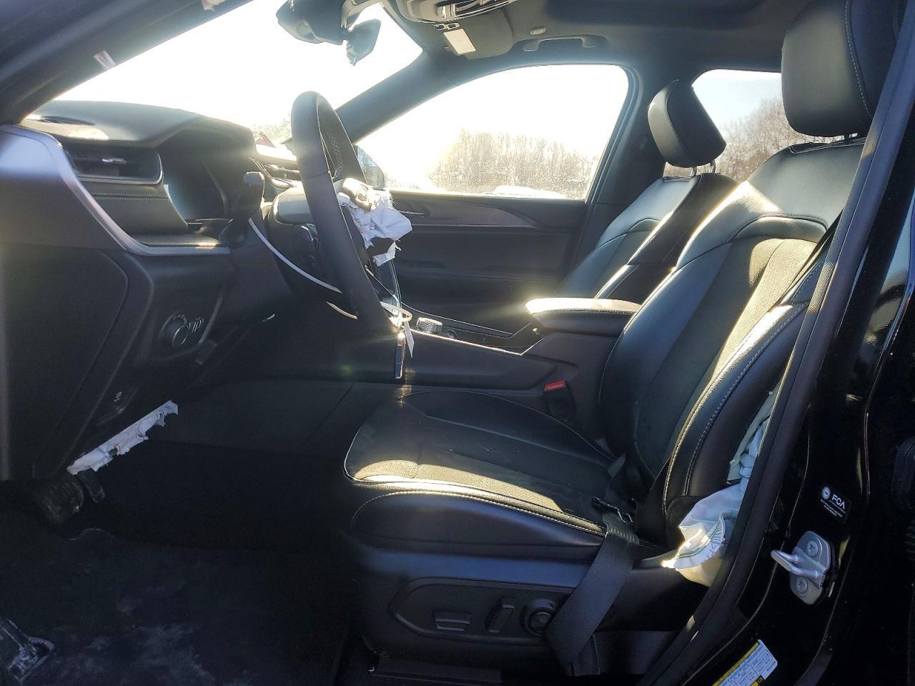 2025 Jeep Grand Cherokee Laredo - Image 7