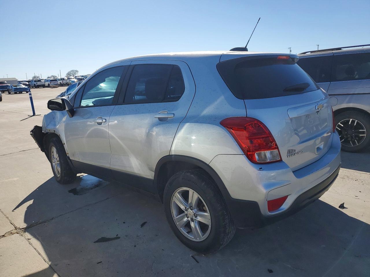 2018 Chevrolet Trax Ls - Image 2