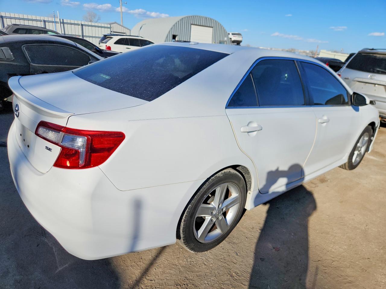 2013 Toyota Camry - Фото 3
