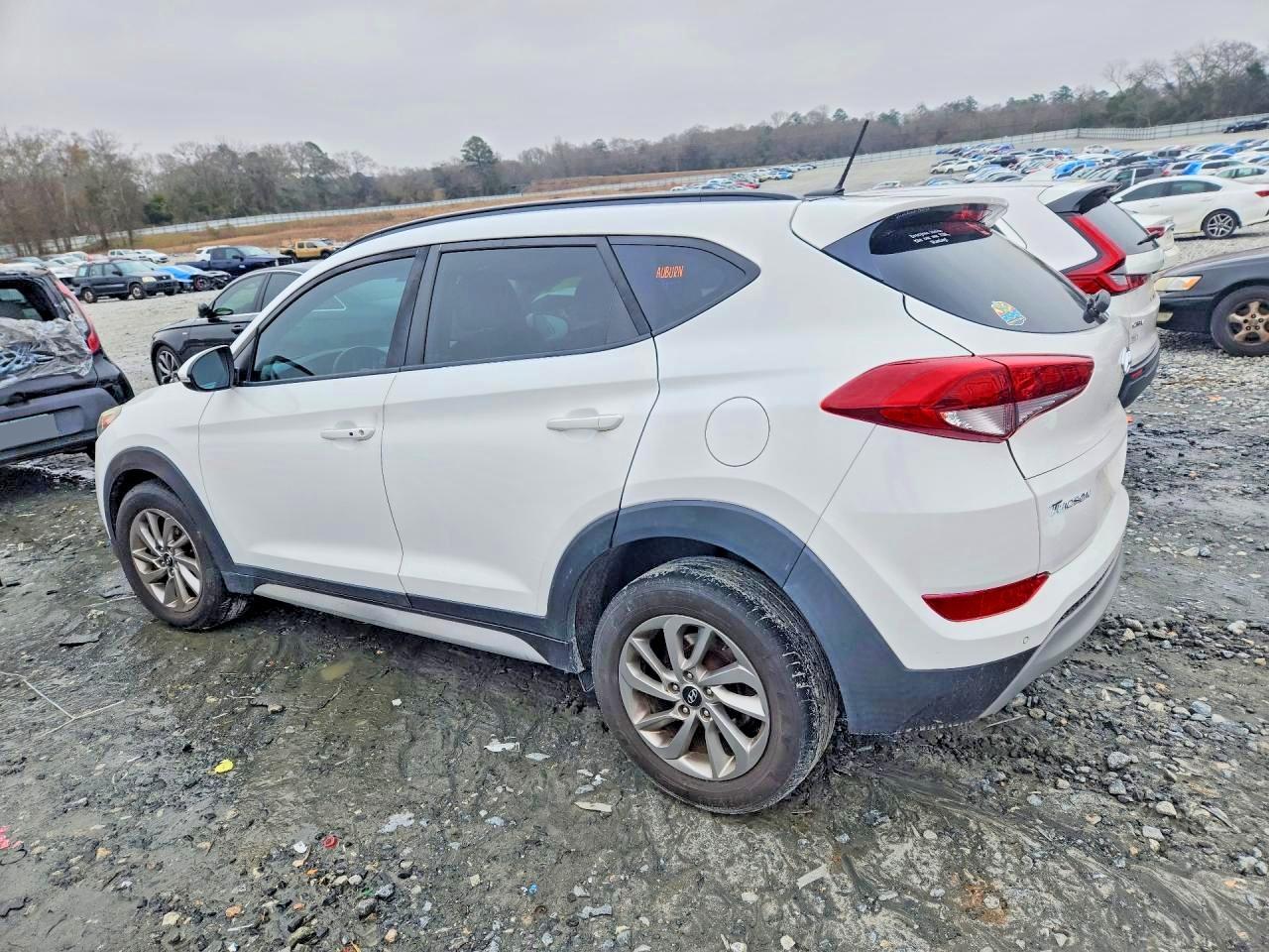 2017 Hyundai Tucson Limited - Image 2