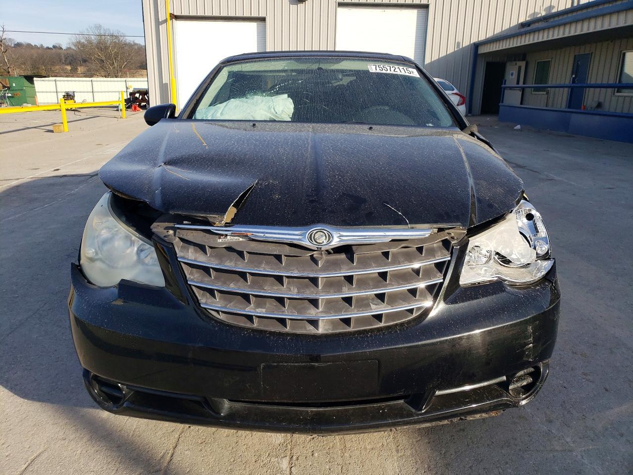 2010 Chrysler Sebring Touring - Image 5