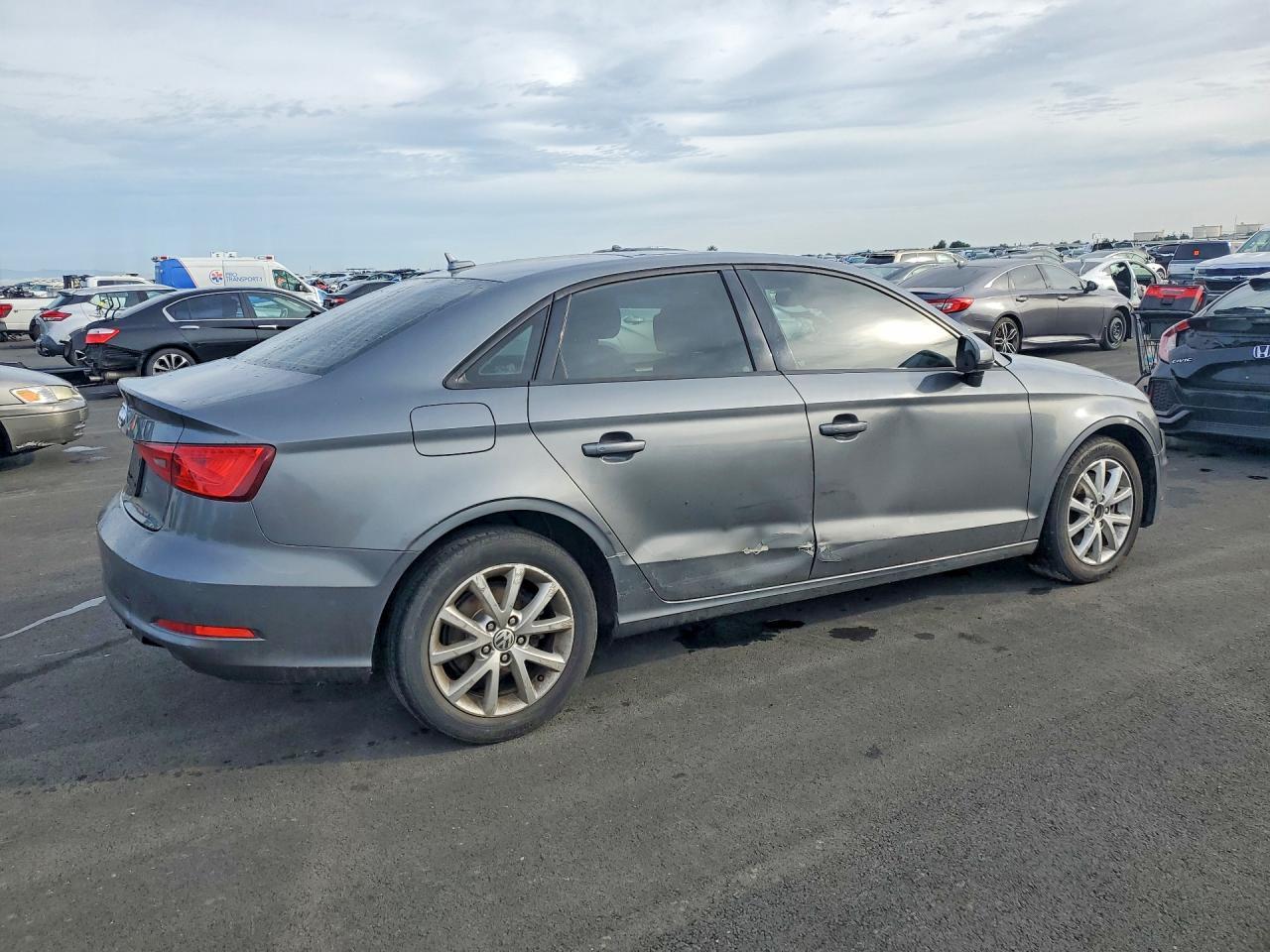 2015 Audi A3 Premium - Фото 3