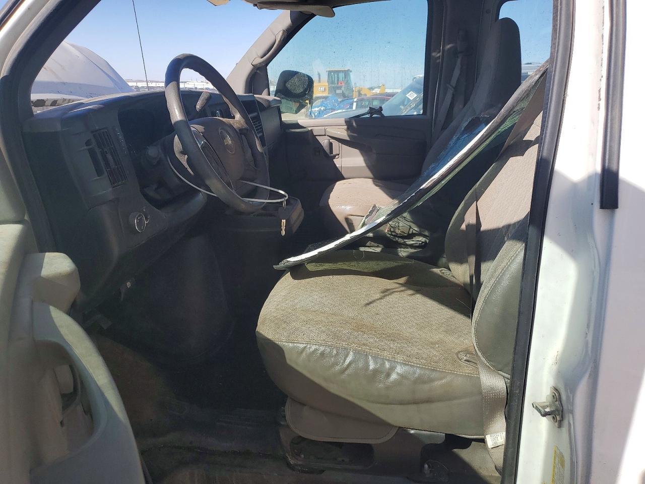 2008 Chevrolet Express G1500 - Image 7