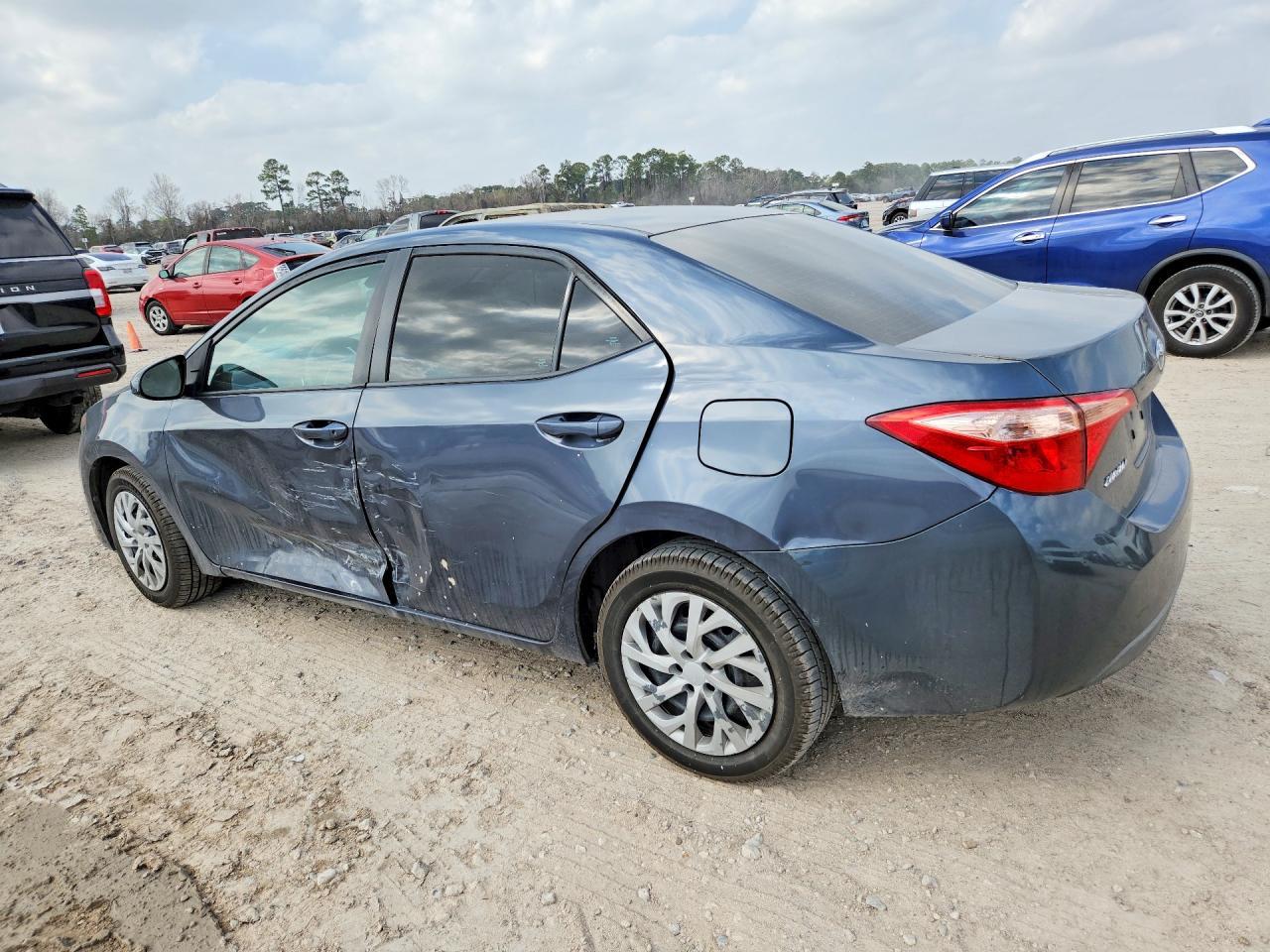 2019 Toyota Corolla Le - Фото 2