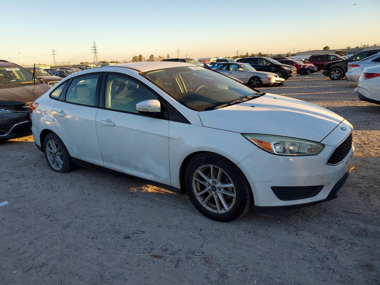 2017 Ford Focus Se - Image 4