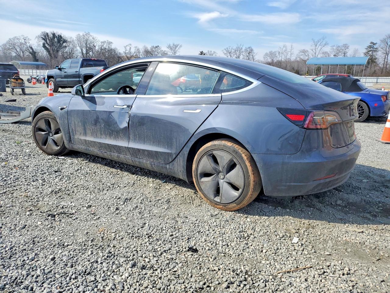 2018 Tesla Model 3 - Фото 2