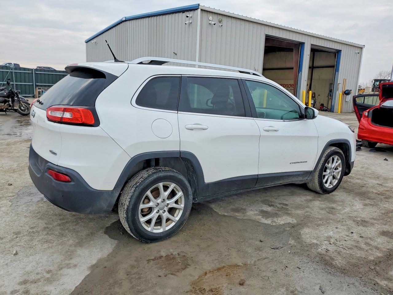 2015 Jeep Cherokee Latitude - Image 3