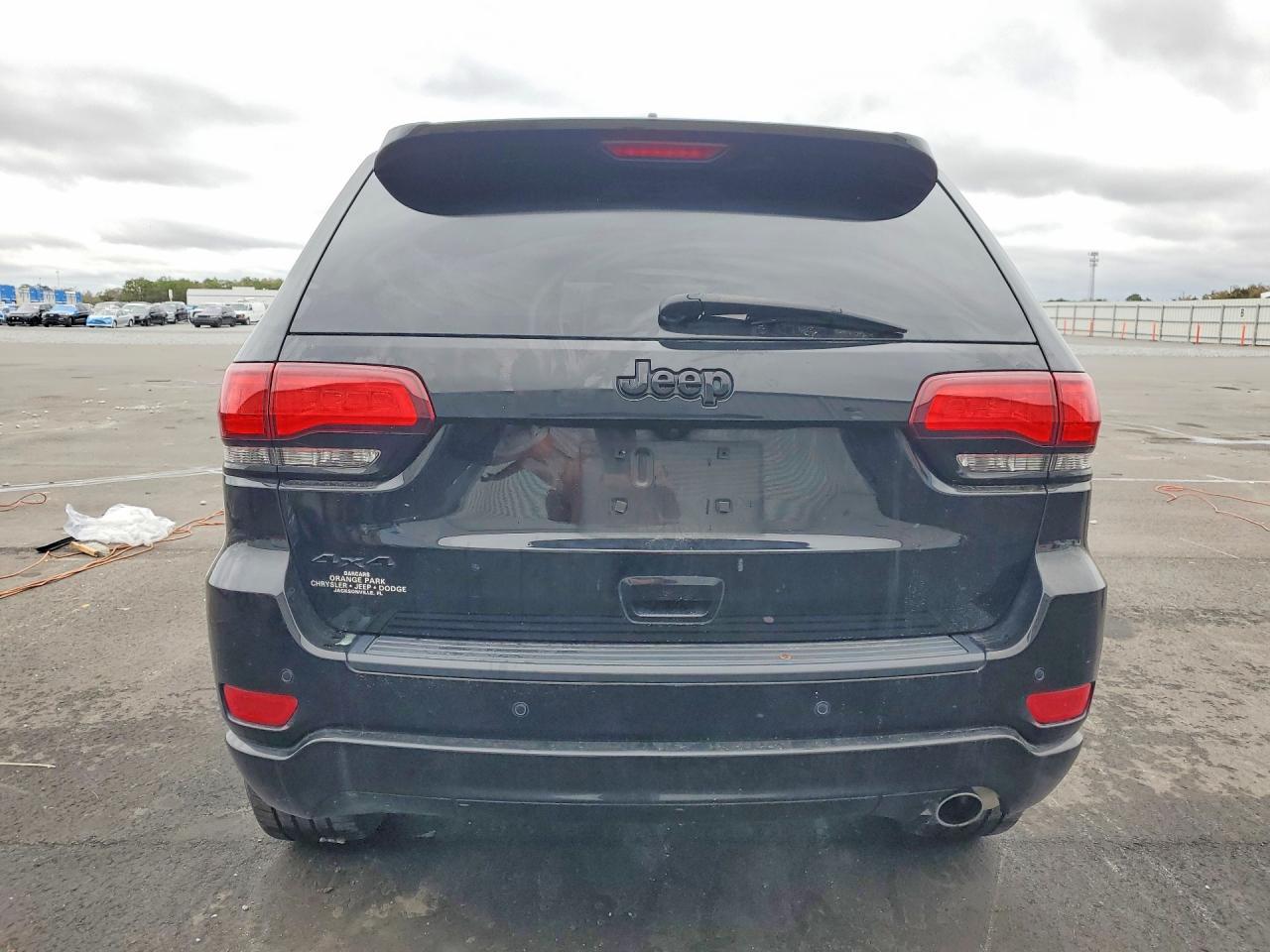 2021 Jeep Grand Cherokee Laredo - Image 6