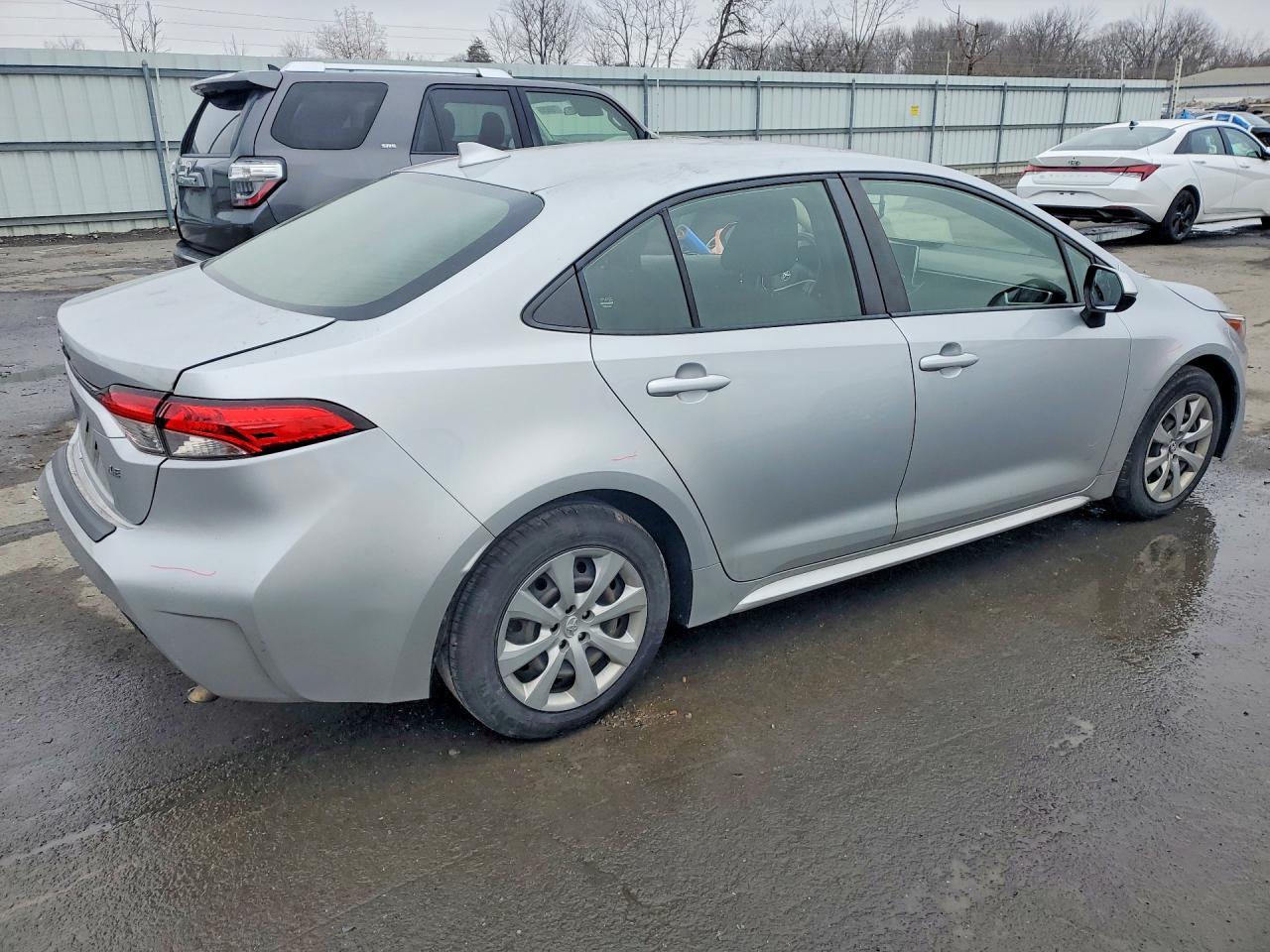 2021 Toyota Corolla Le - Фото 3