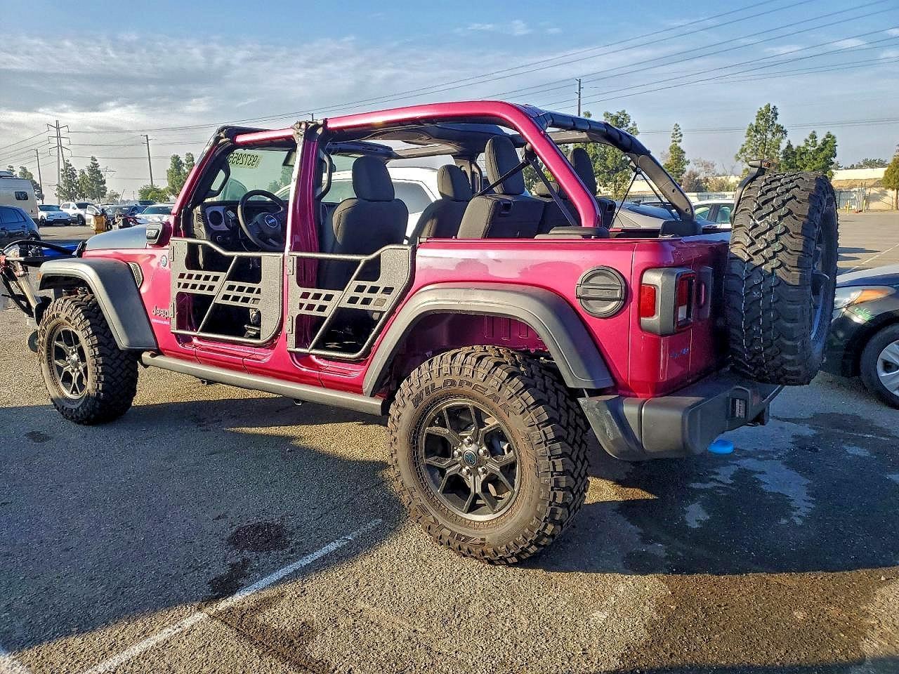 2024 Jeep Wrangler 4Xe - Фото 2