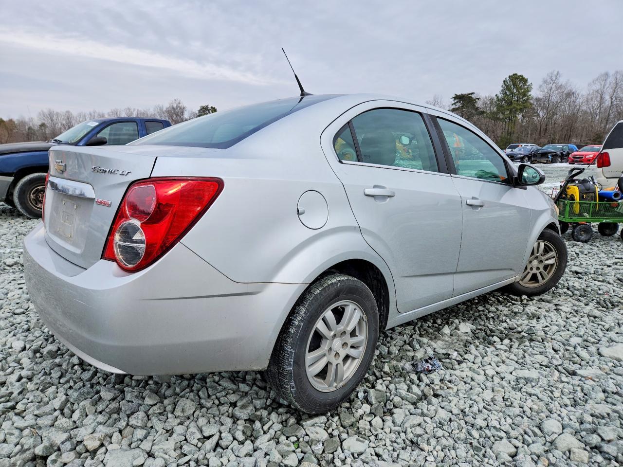 2014 Chevrolet Sonic Lt - Фото 3