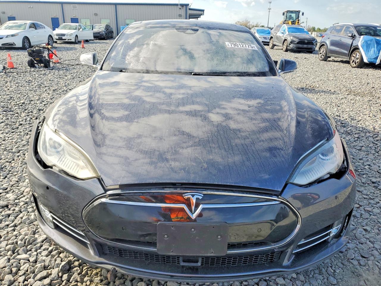 2015 Tesla Model S 60 - Image 5