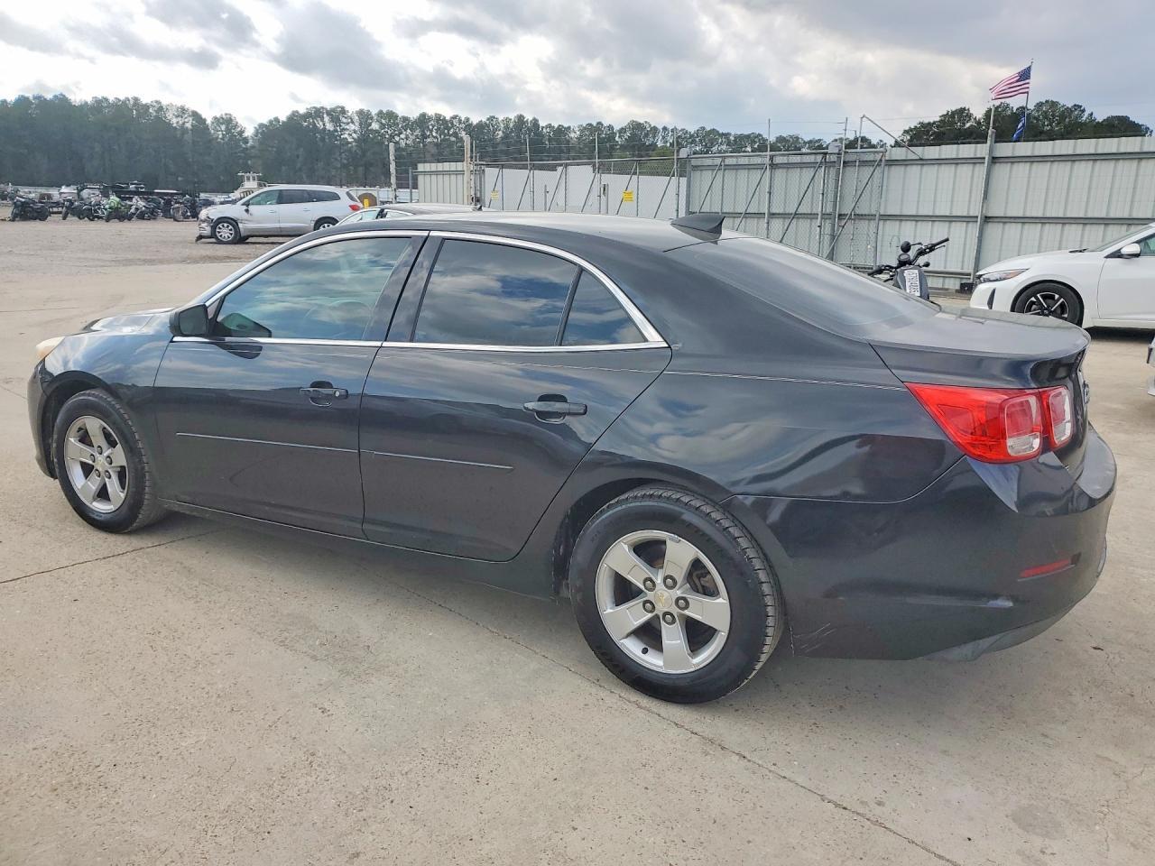 2015 Chevrolet Malibu Ls - Image 2