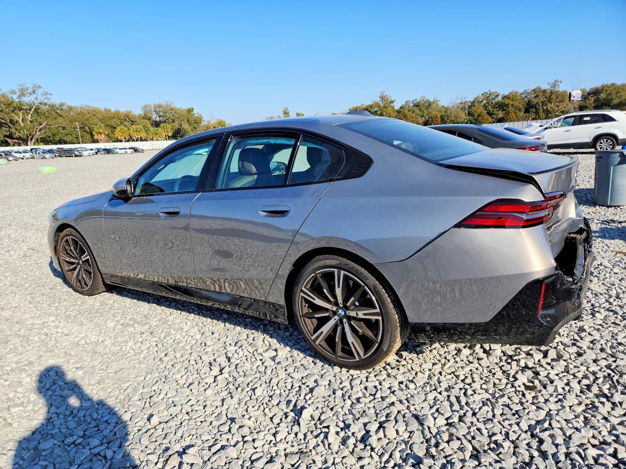 2025 BMW 530 I - Фото 2