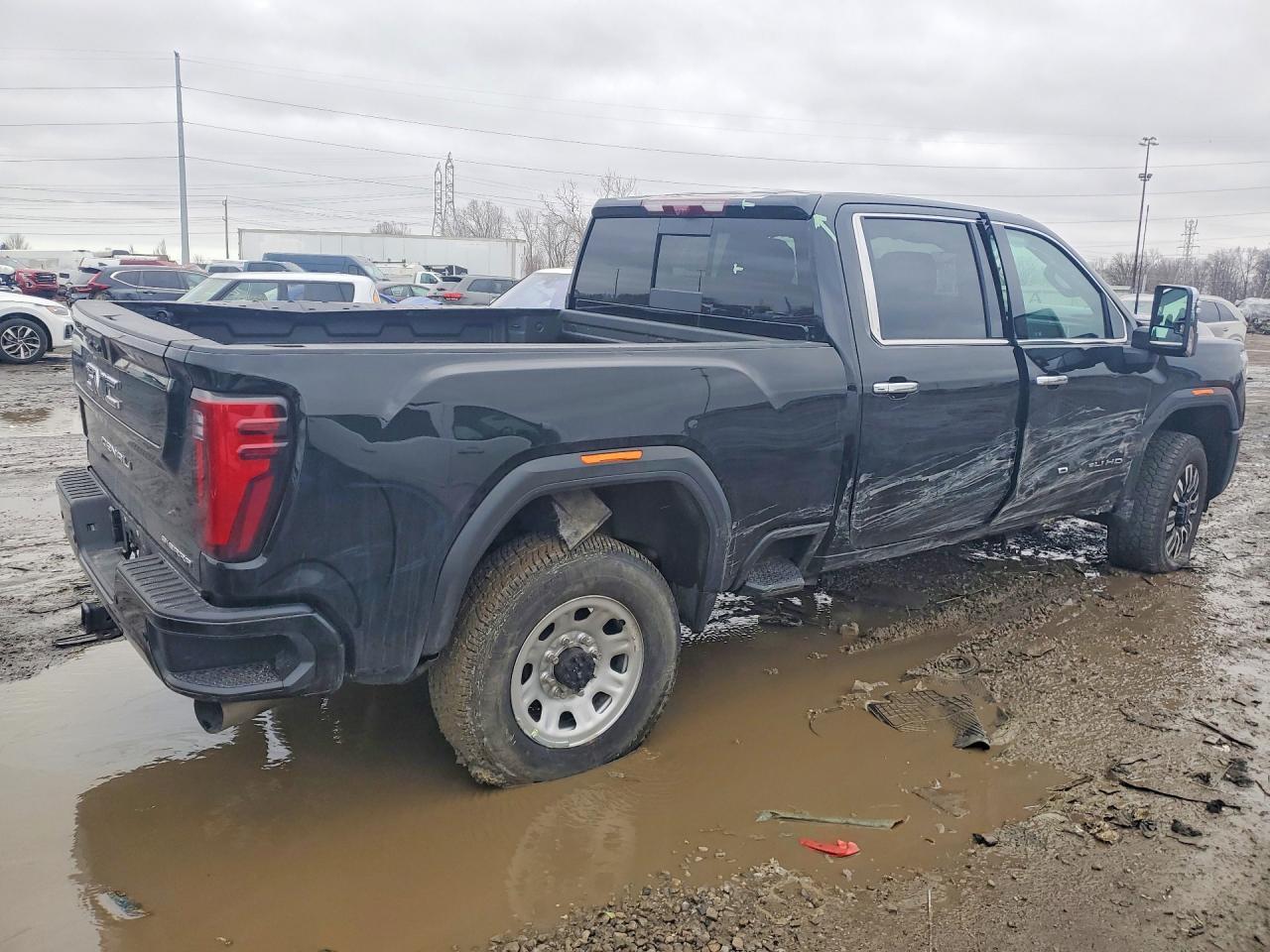 2025 GMC Sierra K2500 Denali Ultimate - Image 3