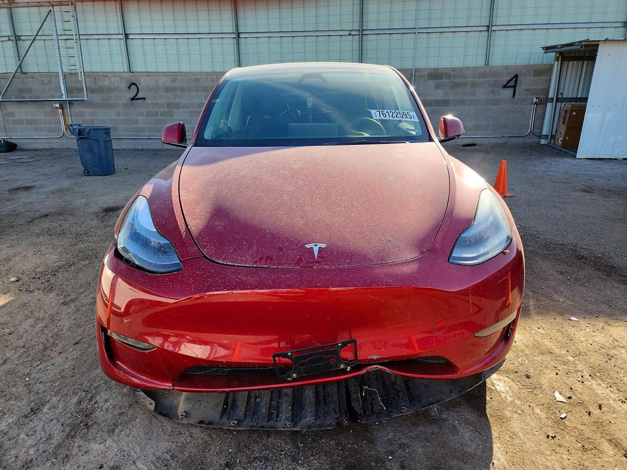 2025 Tesla Model Y - Image 5