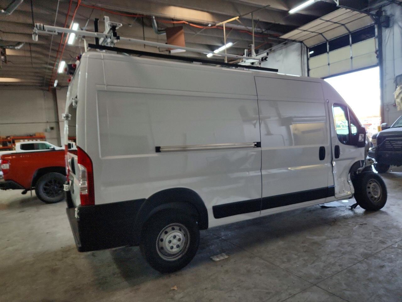 2023 Ram Promaster 2500 Utility / Service Van - Фото 3