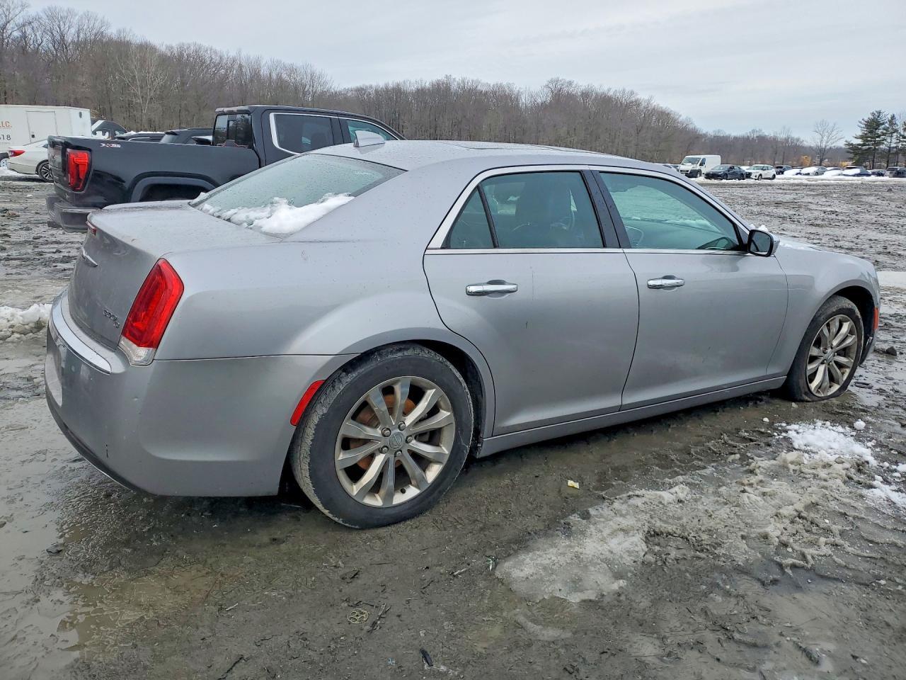 2016 Chrysler 300C - Image 3