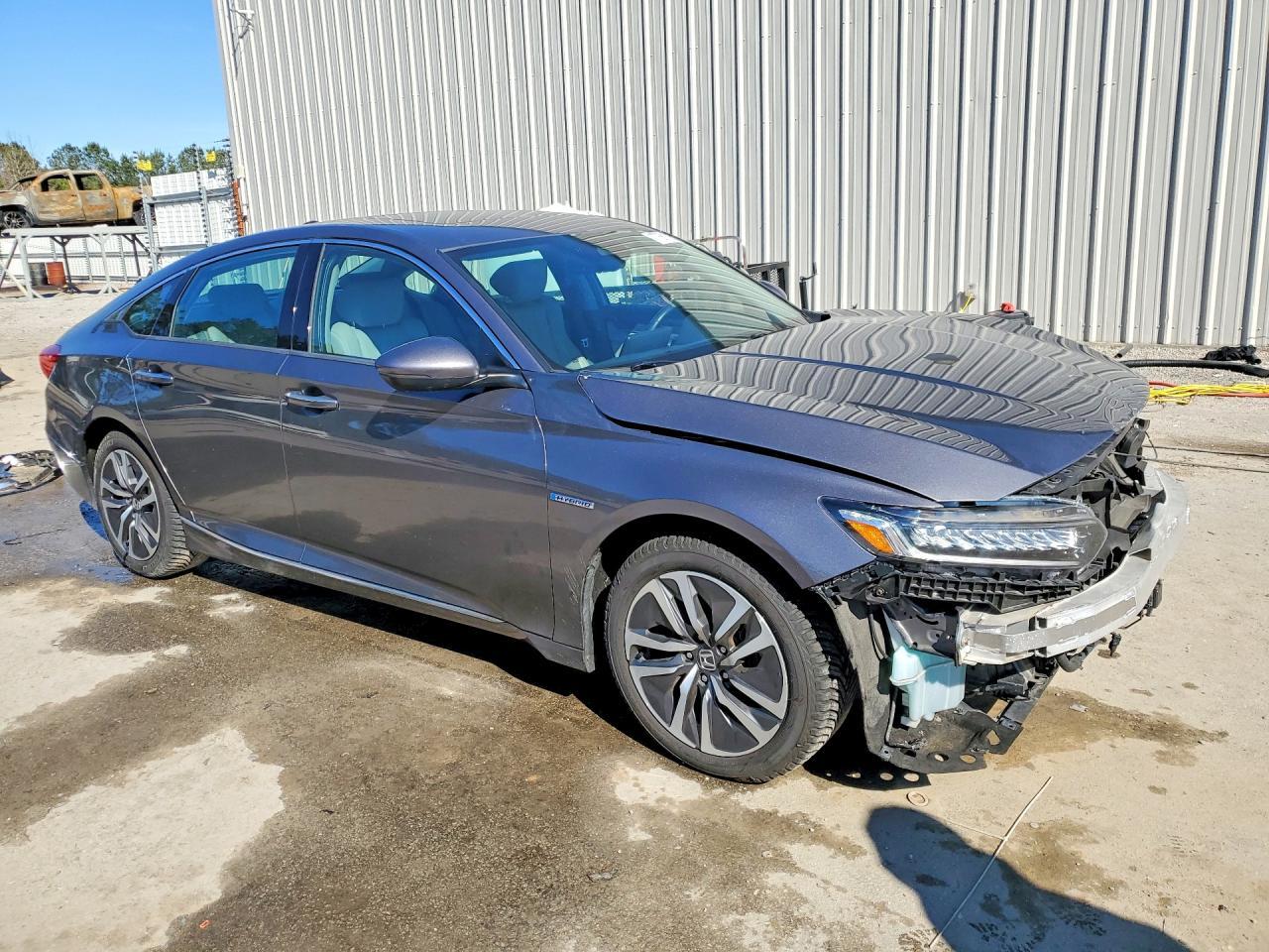 2018 Honda Accord Touring Hybrid - Image 4