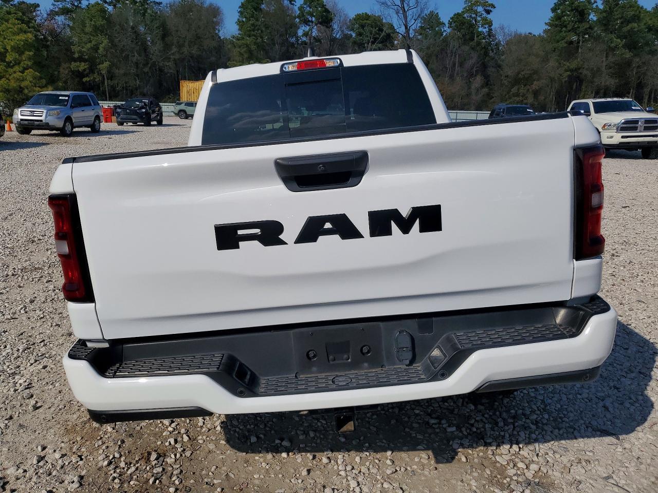 2025 Ram 1500 Tradesman - Фото 6