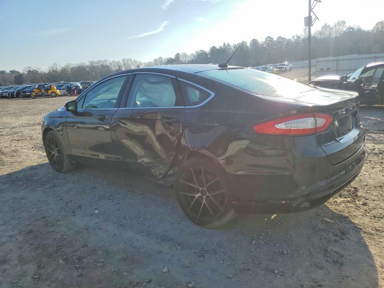 2016 Ford Fusion Se - Фото 2
