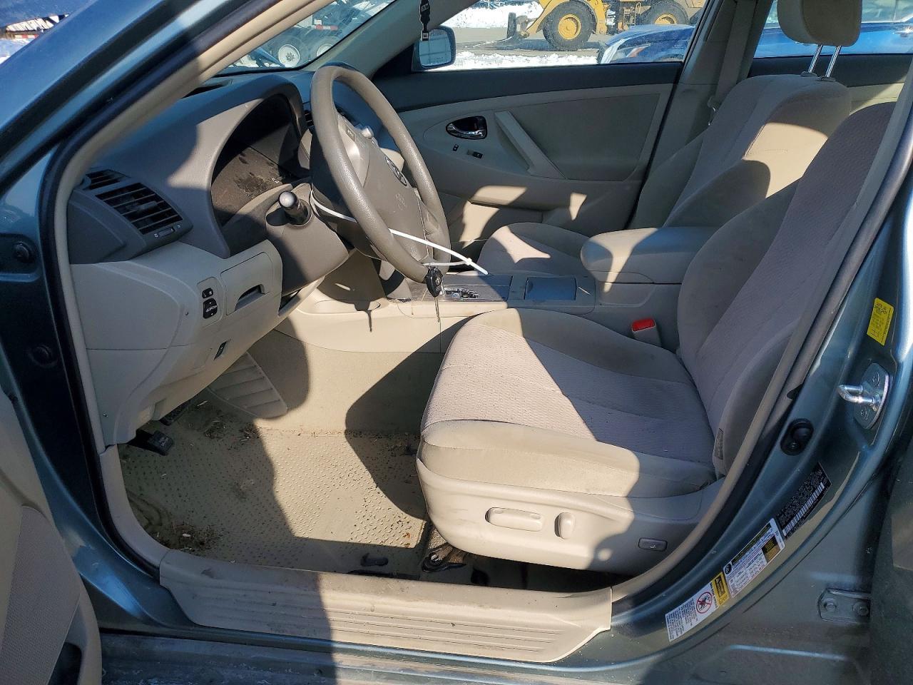 2011 Toyota Camry Le - Image 7