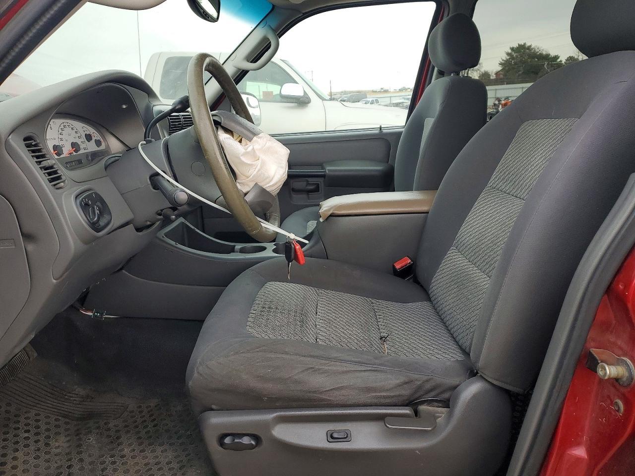 2005 Ford Explorer Sport Trac - Фото 7