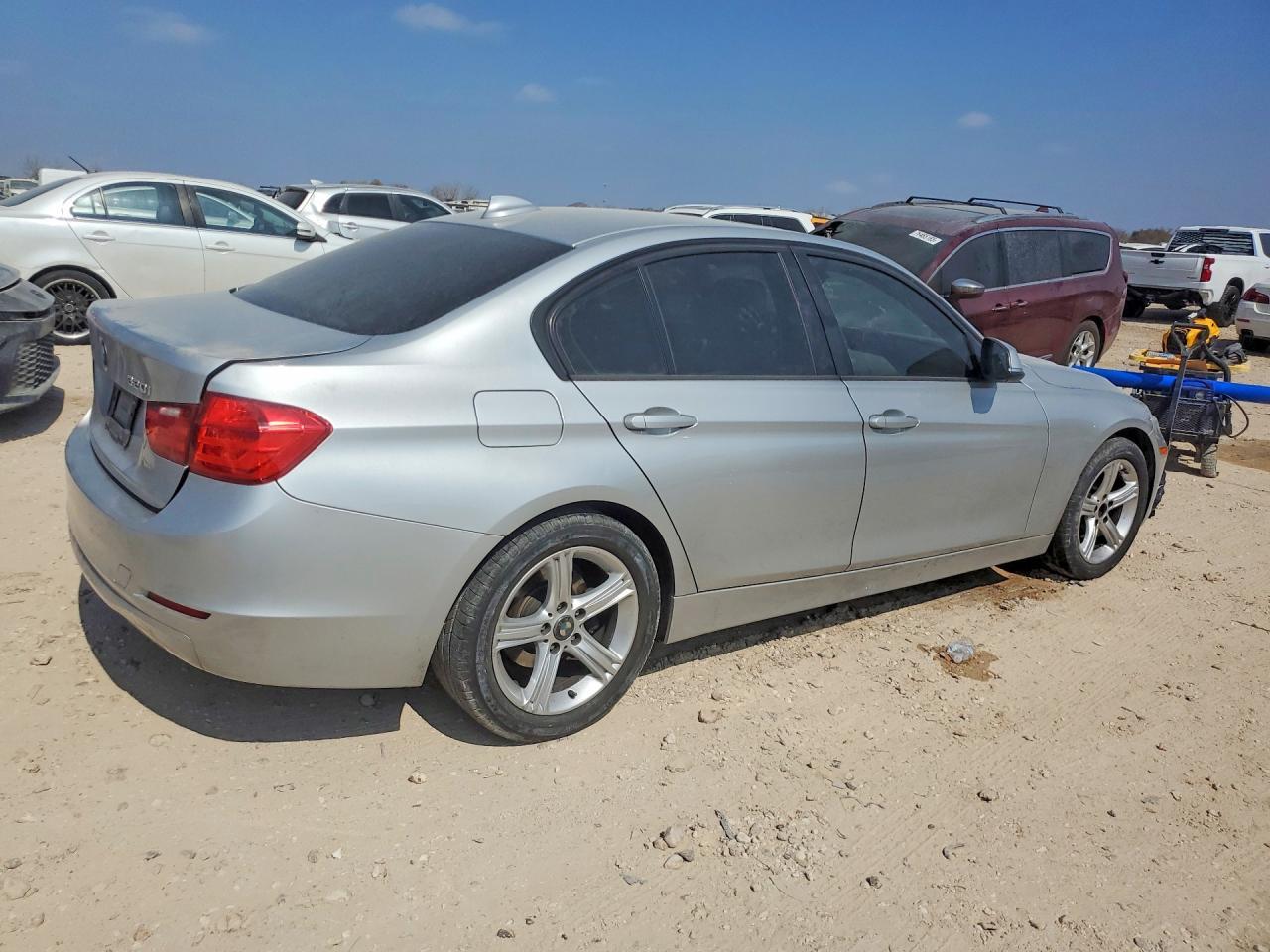 2014 BMW 320 I - Фото 3