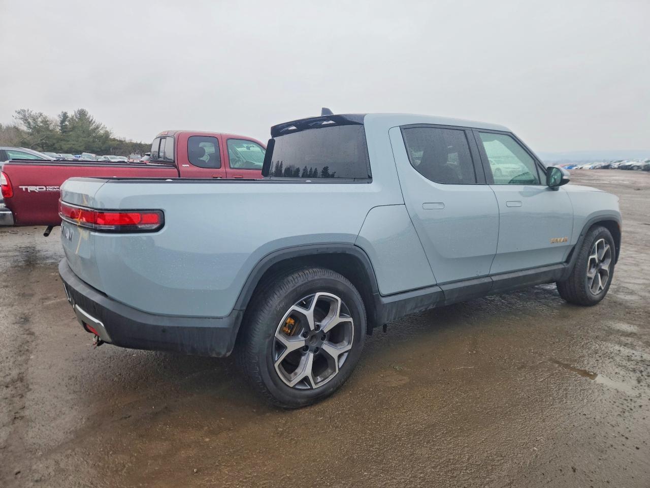 2023 Rivian R1T Adventure - Image 3